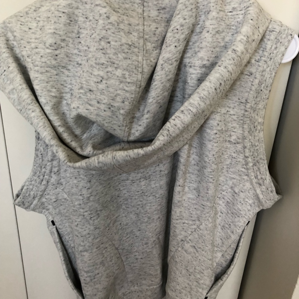 New Women’s Nike Jacket Vest - Picture 3 of 4